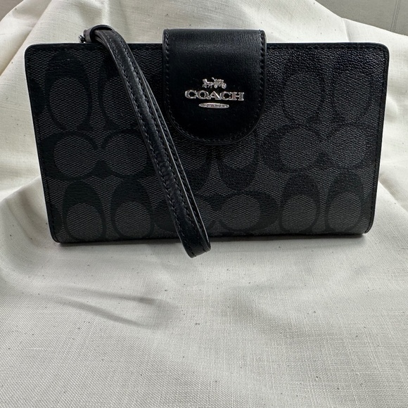 Coach Phone Wallet In Signature Canvas - Picture 1 of 9